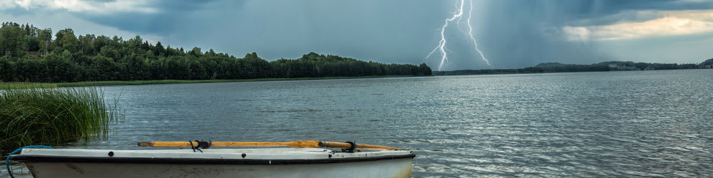 How to Stay Safe on a Boat During a Lightning Storm, Youngs Insurance, Ontario